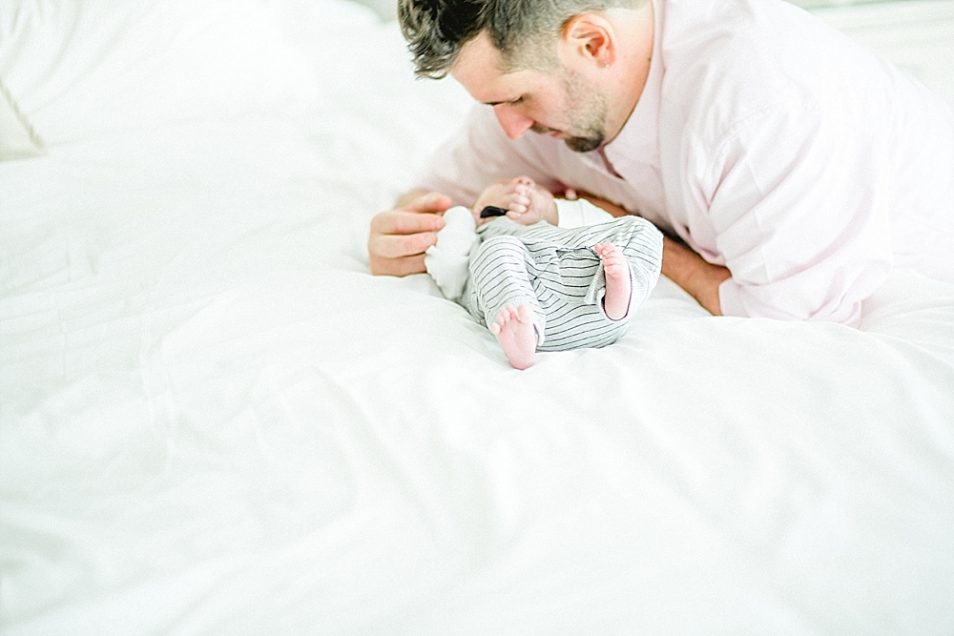 Nestling Photography_lifestyle newborn family pictures (26)